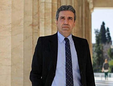 Βουλευτής Ένωσης Κεντρώων: «Να καεί η Βουλή»!